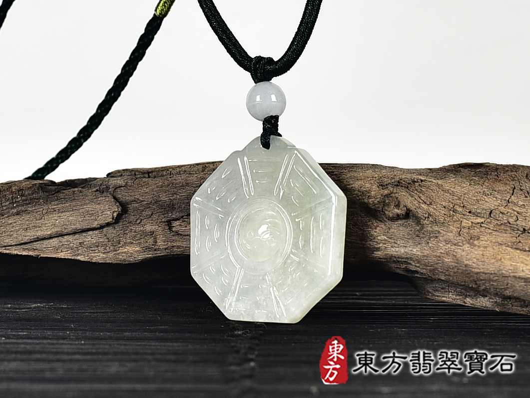 翡翠八卦項鍊玉珮(精工八卦太極,先天八卦:八卦牌A貨翡翠八卦玉珮、緬甸玉八卦玉墜)。八卦,ED415。客製化訂做各種翡翠八卦吊墜玉珮項鍊。★附A貨翡翠雙證書 4.jpg