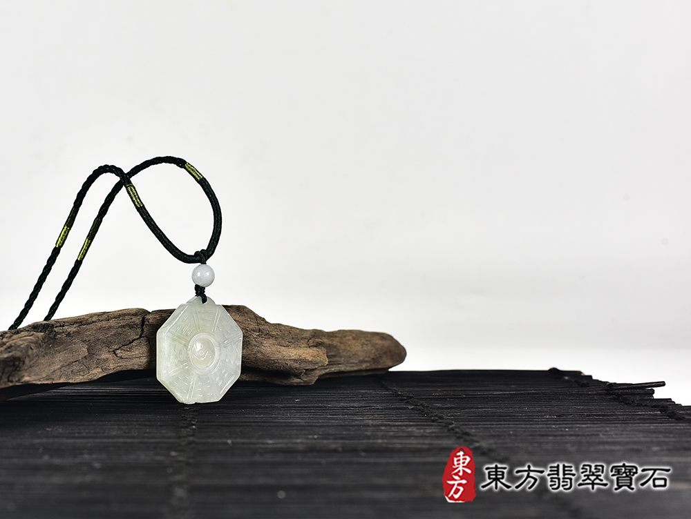 翡翠八卦項鍊玉珮(精工八卦太極,先天八卦:八卦牌A貨翡翠八卦玉珮、緬甸玉八卦玉墜)。八卦,ED415。客製化訂做各種翡翠八卦吊墜玉珮項鍊。★附A貨翡翠雙證書 6.jpg