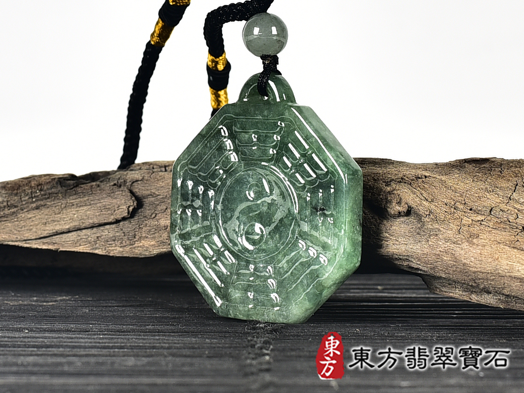 翡翠八卦項鍊玉珮(精工八卦太極,先天八卦:八卦牌A貨翡翠八卦玉珮、緬甸玉八卦玉墜)。八卦,ED416。客製化訂做各種翡翠八卦吊墜玉珮項鍊。★附A貨翡翠雙證書 1.jpg