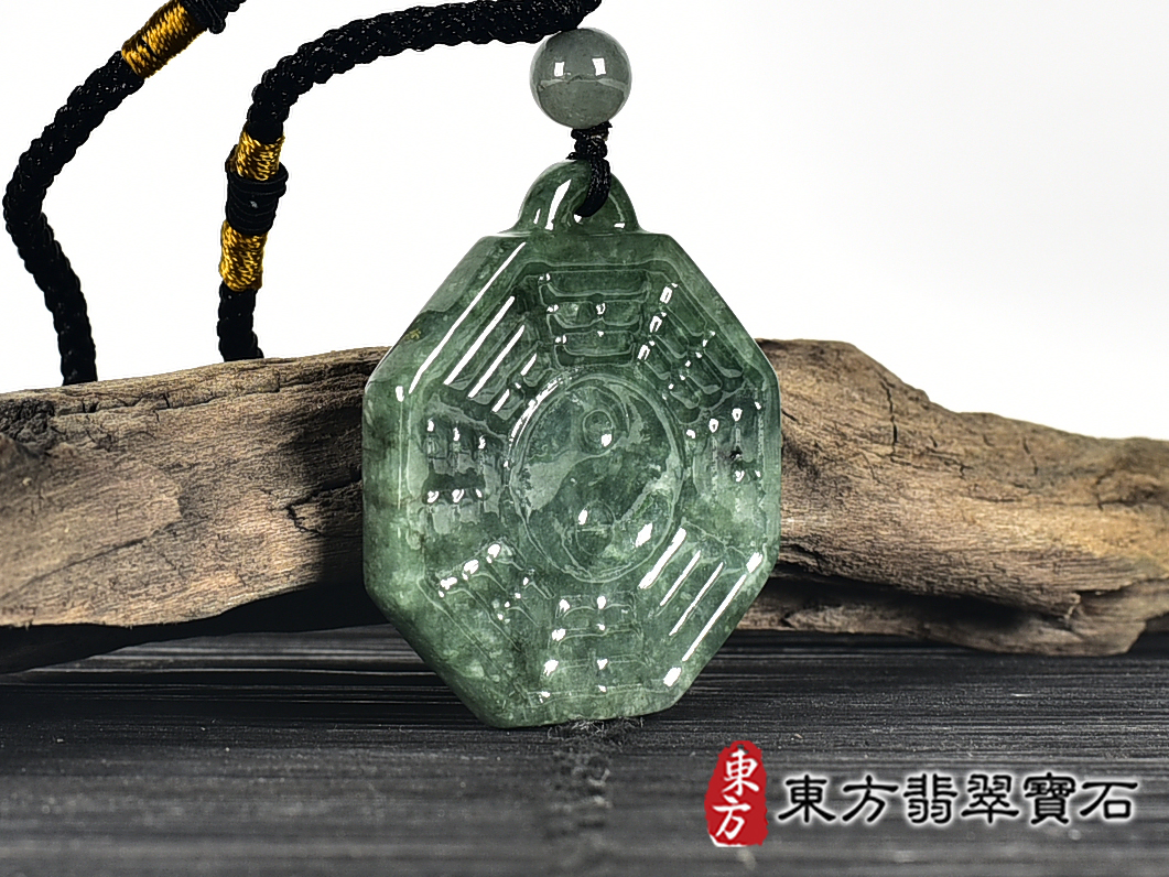 翡翠八卦項鍊玉珮(精工八卦太極,先天八卦:八卦牌A貨翡翠八卦玉珮、緬甸玉八卦玉墜)。八卦,ED416。客製化訂做各種翡翠八卦吊墜玉珮項鍊。★附A貨翡翠雙證書 2.jpg