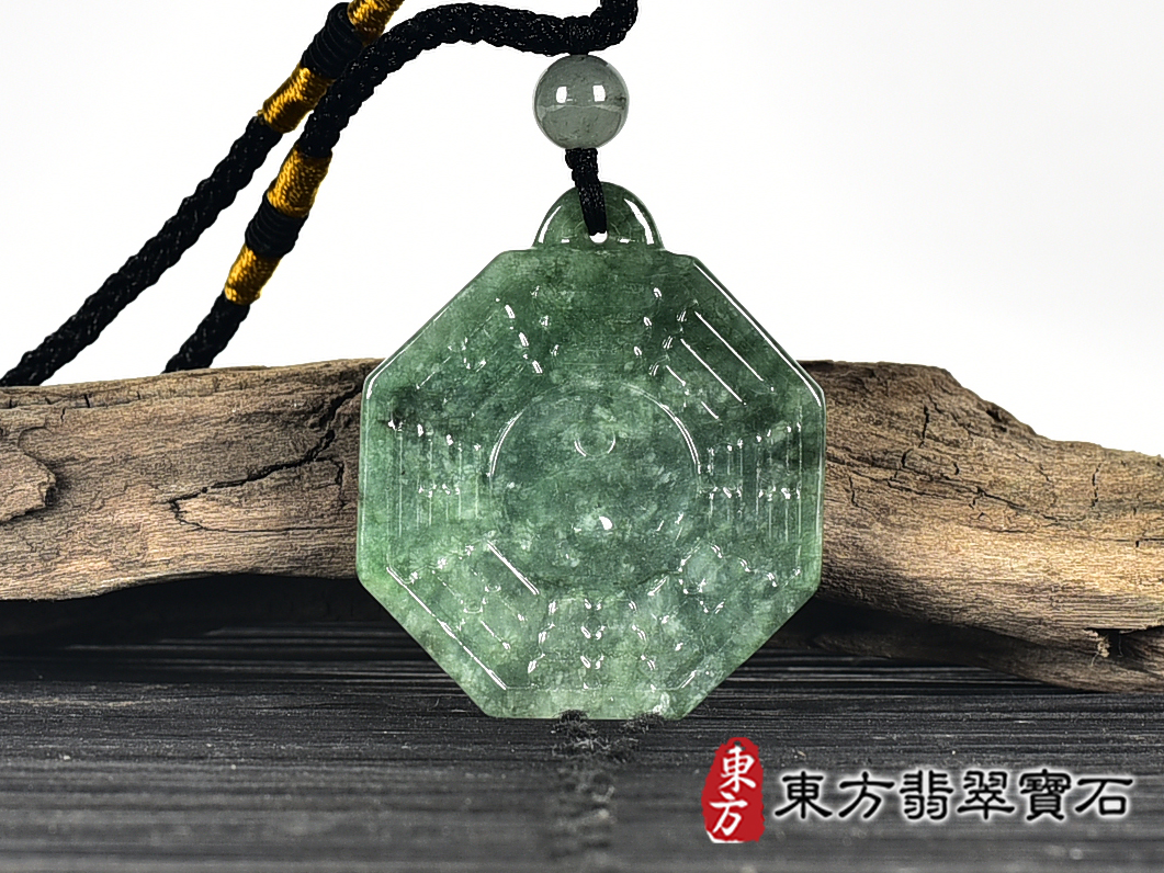 翡翠八卦項鍊玉珮(精工八卦太極,先天八卦:八卦牌A貨翡翠八卦玉珮、緬甸玉八卦玉墜)。八卦,ED416。客製化訂做各種翡翠八卦吊墜玉珮項鍊。★附A貨翡翠雙證書 3.jpg
