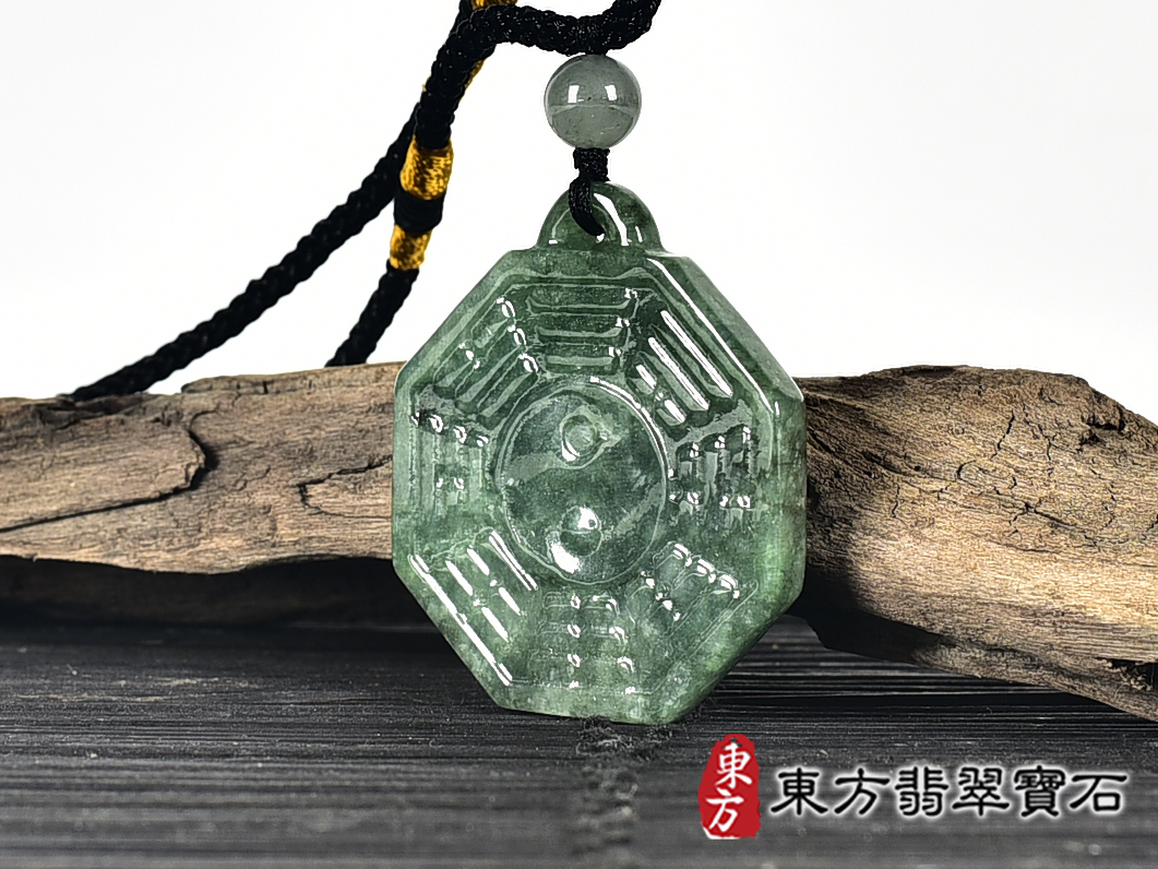 翡翠八卦項鍊玉珮(精工八卦太極,先天八卦:八卦牌A貨翡翠八卦玉珮、緬甸玉八卦玉墜)。八卦,ED416。客製化訂做各種翡翠八卦吊墜玉珮項鍊。★附A貨翡翠雙證書 4.jpg