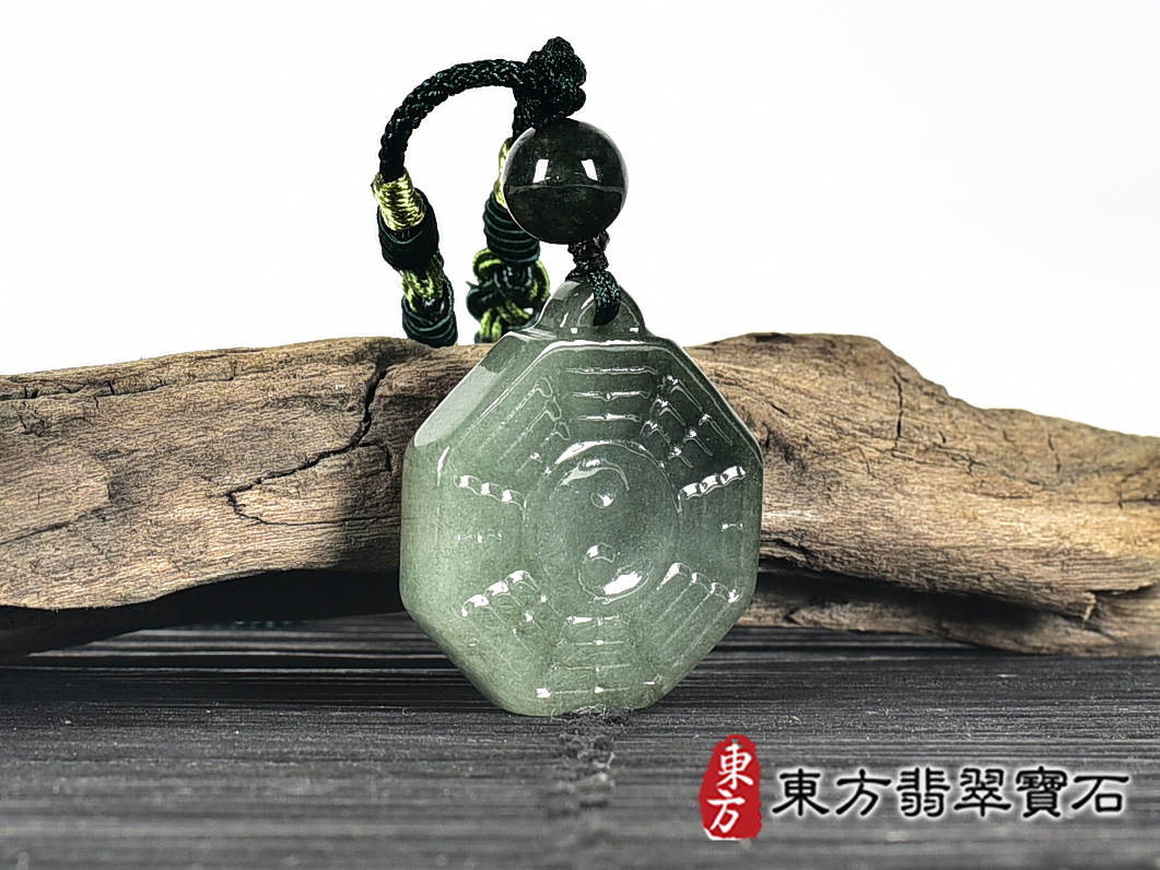 翡翠八卦項鍊玉珮(精工八卦太極,先天八卦:八卦牌A貨翡翠八卦玉珮、緬甸玉八卦玉墜)。八卦,ED417。客製化訂做各種翡翠八卦吊墜玉珮項鍊。★附A貨翡翠雙證書 3.jpg