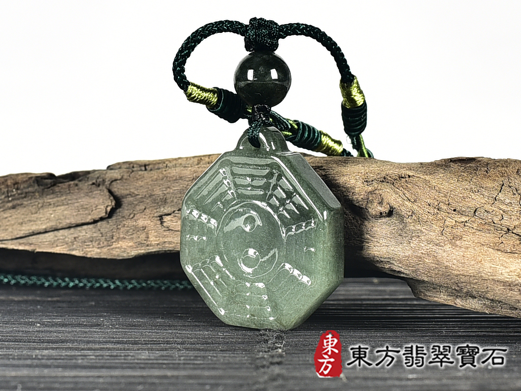 翡翠八卦項鍊玉珮(精工八卦太極,先天八卦:八卦牌A貨翡翠八卦玉珮、緬甸玉八卦玉墜)。八卦,ED417。客製化訂做各種翡翠八卦吊墜玉珮項鍊。★附A貨翡翠雙證書 4.jpg