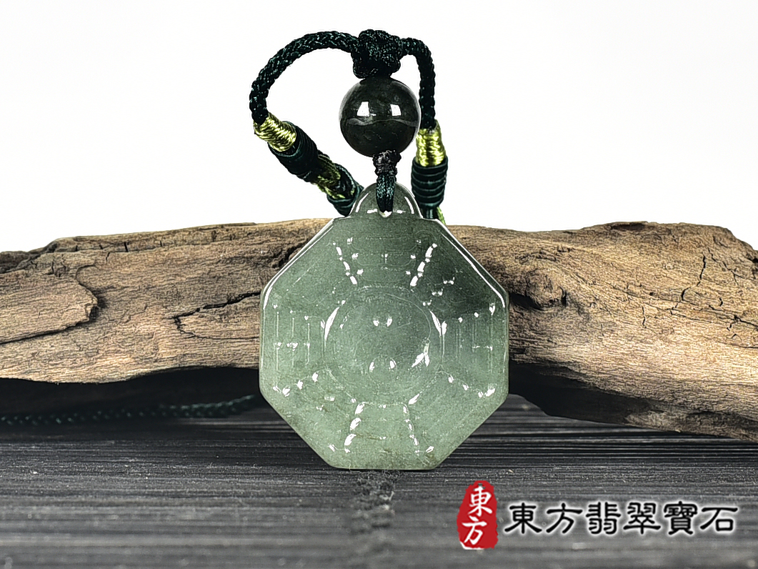 翡翠八卦項鍊玉珮(精工八卦太極,先天八卦:八卦牌A貨翡翠八卦玉珮、緬甸玉八卦玉墜)。八卦,ED417。客製化訂做各種翡翠八卦吊墜玉珮項鍊。★附A貨翡翠雙證書 5.jpg