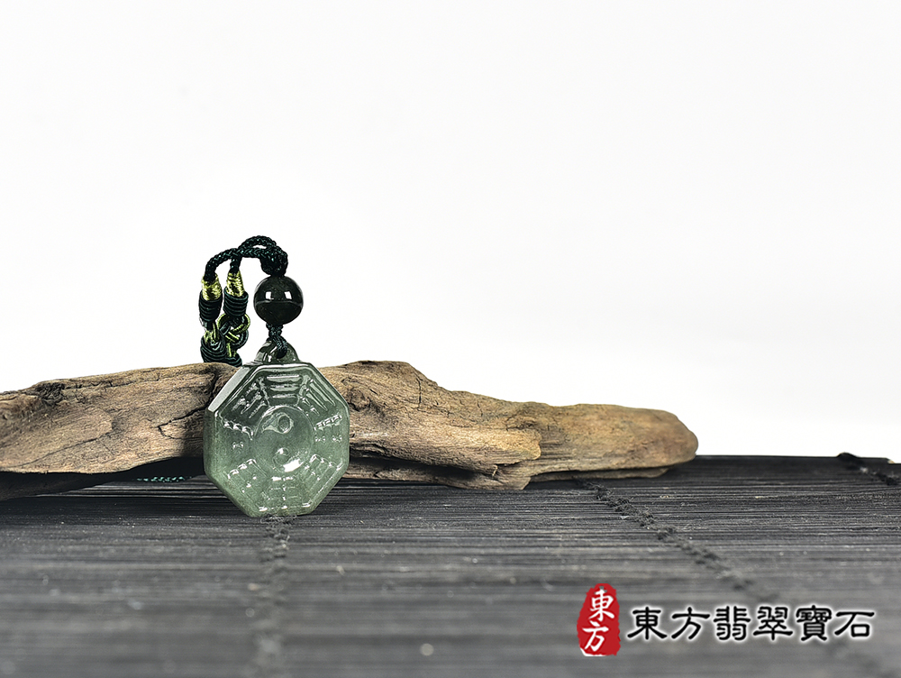 翡翠八卦項鍊玉珮(精工八卦太極,先天八卦:八卦牌A貨翡翠八卦玉珮、緬甸玉八卦玉墜)。八卦,ED417。客製化訂做各種翡翠八卦吊墜玉珮項鍊。★附A貨翡翠雙證書 6.jpg