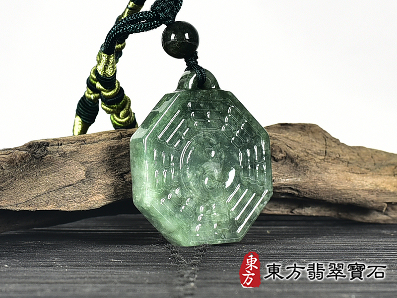 翡翠八卦項鍊玉珮(精工八卦太極,先天八卦:八卦牌A貨翡翠八卦玉珮、緬甸玉八卦玉墜)。八卦,ED421。客製化訂做各種翡翠八卦吊墜玉珮項鍊。★附A貨翡翠雙證書 2.jpg