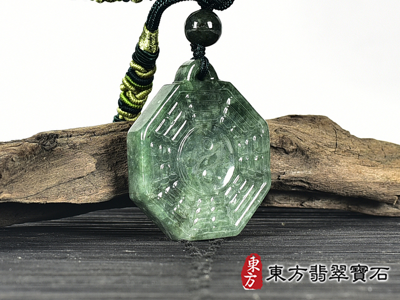 翡翠八卦項鍊玉珮(精工八卦太極,先天八卦:八卦牌A貨翡翠八卦玉珮、緬甸玉八卦玉墜)。八卦,ED421。客製化訂做各種翡翠八卦吊墜玉珮項鍊。★附A貨翡翠雙證書 4.jpg