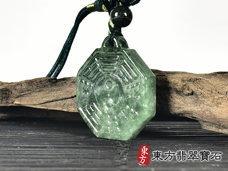 翡翠八卦項鍊玉珮(精工八卦太極,先天八卦:八卦牌A貨翡翠八卦玉珮、緬甸玉八卦玉墜)。八卦,ED421。客製化訂做各種翡翠八卦吊墜玉珮項鍊。★附A貨翡翠雙證書 5.jpg