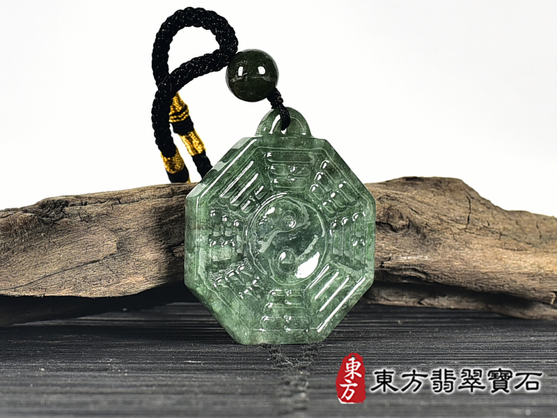 翡翠八卦項鍊玉珮(精工八卦太極,先天八卦:八卦牌A貨翡翠八卦玉珮、緬甸玉八卦玉墜)。八卦,ED422。客製化訂做各種翡翠八卦吊墜玉珮項鍊。★附A貨翡翠雙證書 2.jpg