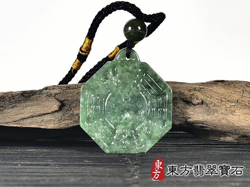 翡翠八卦項鍊玉珮(精工八卦太極,先天八卦:八卦牌A貨翡翠八卦玉珮、緬甸玉八卦玉墜)。八卦,ED422。客製化訂做各種翡翠八卦吊墜玉珮項鍊。★附A貨翡翠雙證書 3.jpg