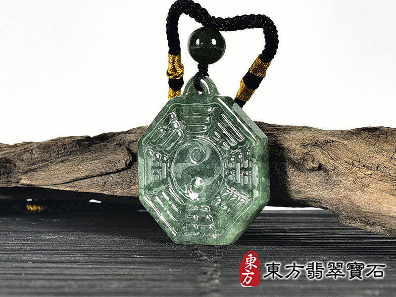 翡翠八卦項鍊玉珮(精工八卦太極,先天八卦:八卦牌A貨翡翠八卦玉珮、緬甸玉八卦玉墜)。八卦,ED422。客製化訂做各種翡翠八卦吊墜玉珮項鍊。★附A貨翡翠雙證書 4.jpg