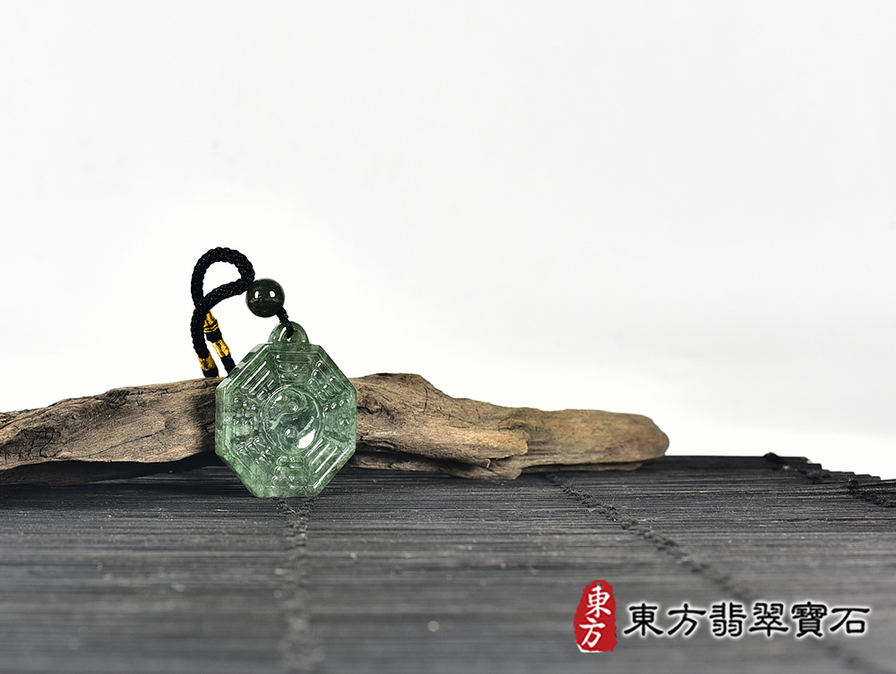 翡翠八卦項鍊玉珮(精工八卦太極,先天八卦:八卦牌A貨翡翠八卦玉珮、緬甸玉八卦玉墜)。八卦,ED422。客製化訂做各種翡翠八卦吊墜玉珮項鍊。★附A貨翡翠雙證書 6.jpg