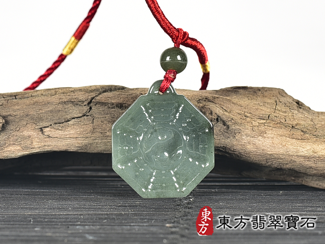翡翠八卦項鍊玉珮(精工八卦太極,先天八卦:八卦牌A貨翡翠八卦玉珮、緬甸玉八卦玉墜)。八卦,ED424。客製化訂做各種翡翠八卦吊墜玉珮項鍊。★附A貨翡翠雙證書 0.jpg