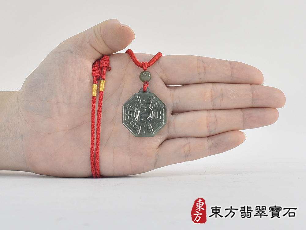 翡翠八卦項鍊玉珮(精工八卦太極,先天八卦:八卦牌A貨翡翠八卦玉珮、緬甸玉八卦玉墜)。八卦,ED424。客製化訂做各種翡翠八卦吊墜玉珮項鍊。★附A貨翡翠雙證書 7.jpg