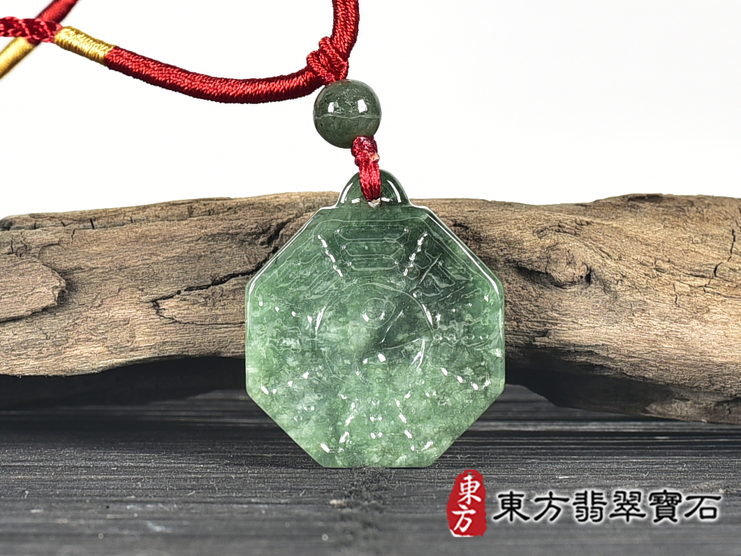 翡翠八卦項鍊玉珮(精工八卦太極,先天八卦:八卦牌A貨翡翠八卦玉珮、緬甸玉八卦玉墜)。八卦,ED425。客製化訂做各種翡翠八卦吊墜玉珮項鍊。★附A貨翡翠雙證書 0.jpg
