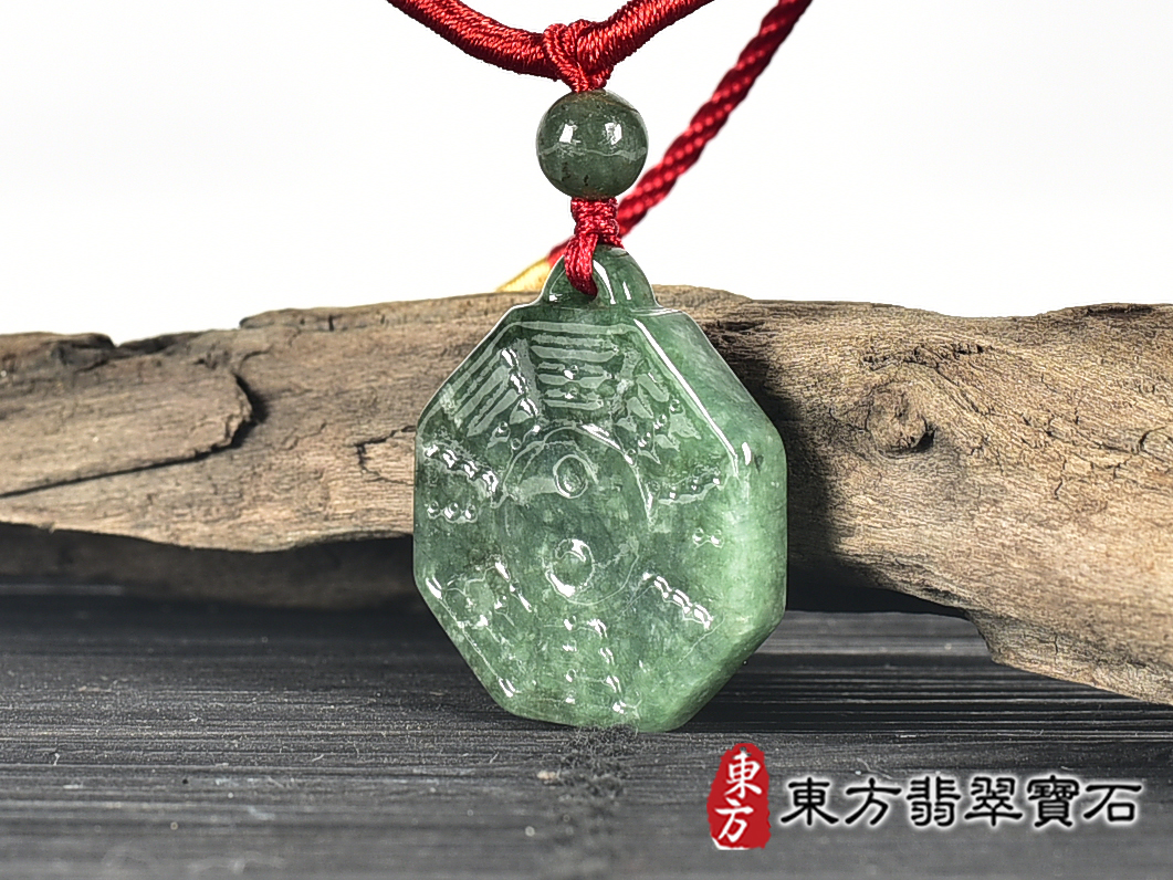 翡翠八卦項鍊玉珮(精工八卦太極,先天八卦:八卦牌A貨翡翠八卦玉珮、緬甸玉八卦玉墜)。八卦,ED425。客製化訂做各種翡翠八卦吊墜玉珮項鍊。★附A貨翡翠雙證書 4.jpg