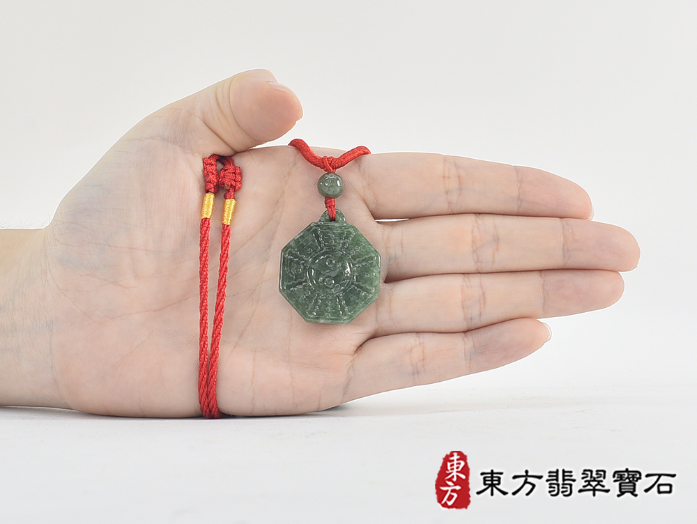 翡翠八卦項鍊玉珮(精工八卦太極,先天八卦:八卦牌A貨翡翠八卦玉珮、緬甸玉八卦玉墜)。八卦,ED425。客製化訂做各種翡翠八卦吊墜玉珮項鍊。★附A貨翡翠雙證書 7.jpg