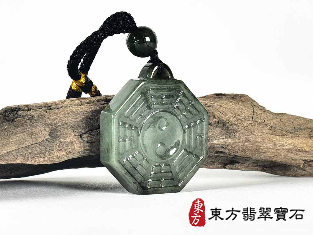翡翠八卦項鍊玉珮(精工八卦太極,先天八卦:八卦牌A貨翡翠八卦玉珮、緬甸玉八卦玉墜)。八卦,ED426。客製化訂做各種翡翠八卦吊墜玉珮項鍊。★附A貨翡翠雙證書 2.jpg