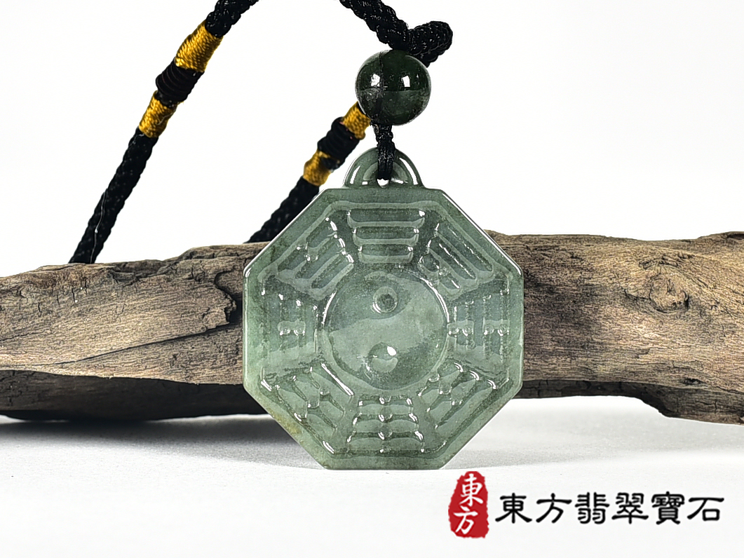 翡翠八卦項鍊玉珮(精工八卦太極,先天八卦:八卦牌A貨翡翠八卦玉珮、緬甸玉八卦玉墜)。八卦,ED426。客製化訂做各種翡翠八卦吊墜玉珮項鍊。★附A貨翡翠雙證書 4.jpg