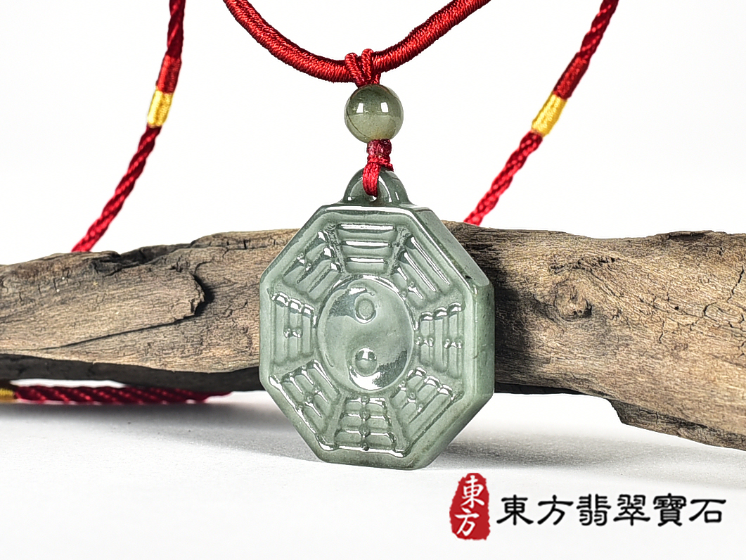 翡翠八卦項鍊玉珮(精工八卦太極,先天八卦:八卦牌A貨翡翠八卦玉珮、緬甸玉八卦玉墜)。八卦,ED427。客製化訂做各種翡翠八卦吊墜玉珮項鍊。★附A貨翡翠雙證書 4.jpg