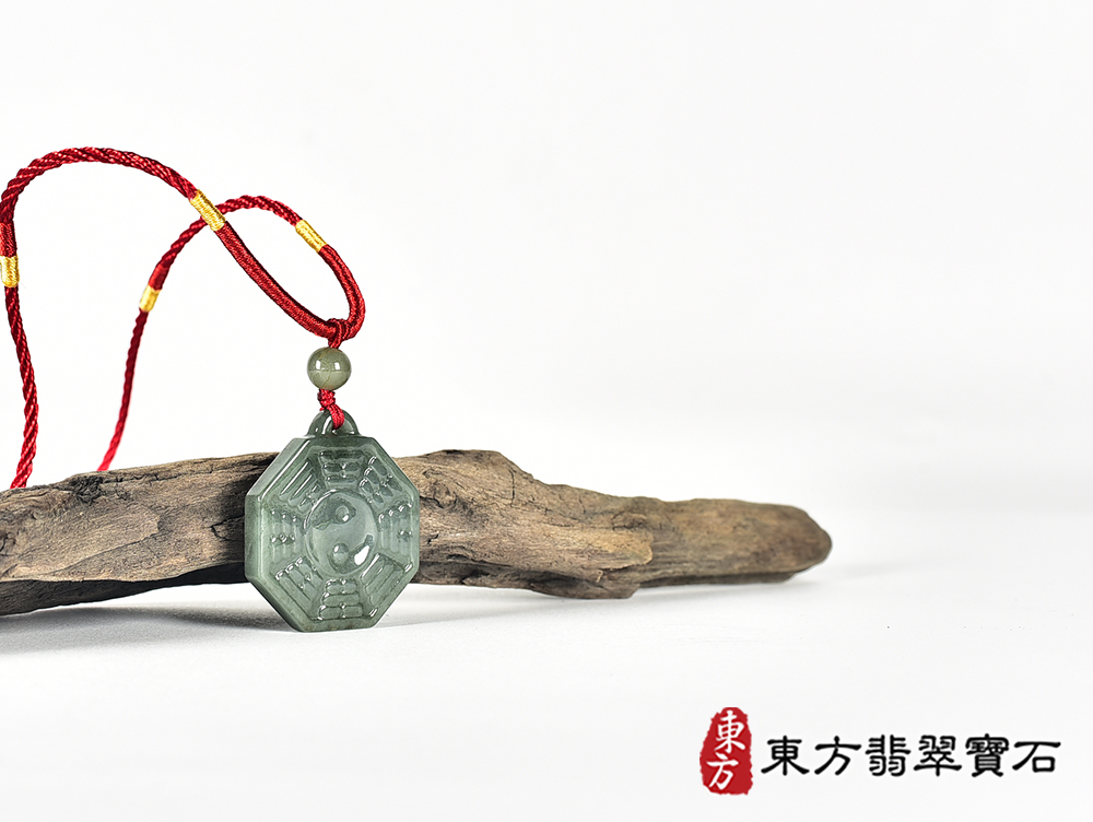 翡翠八卦項鍊玉珮(精工八卦太極,先天八卦:八卦牌A貨翡翠八卦玉珮、緬甸玉八卦玉墜)。八卦,ED427。客製化訂做各種翡翠八卦吊墜玉珮項鍊。★附A貨翡翠雙證書 6.jpg