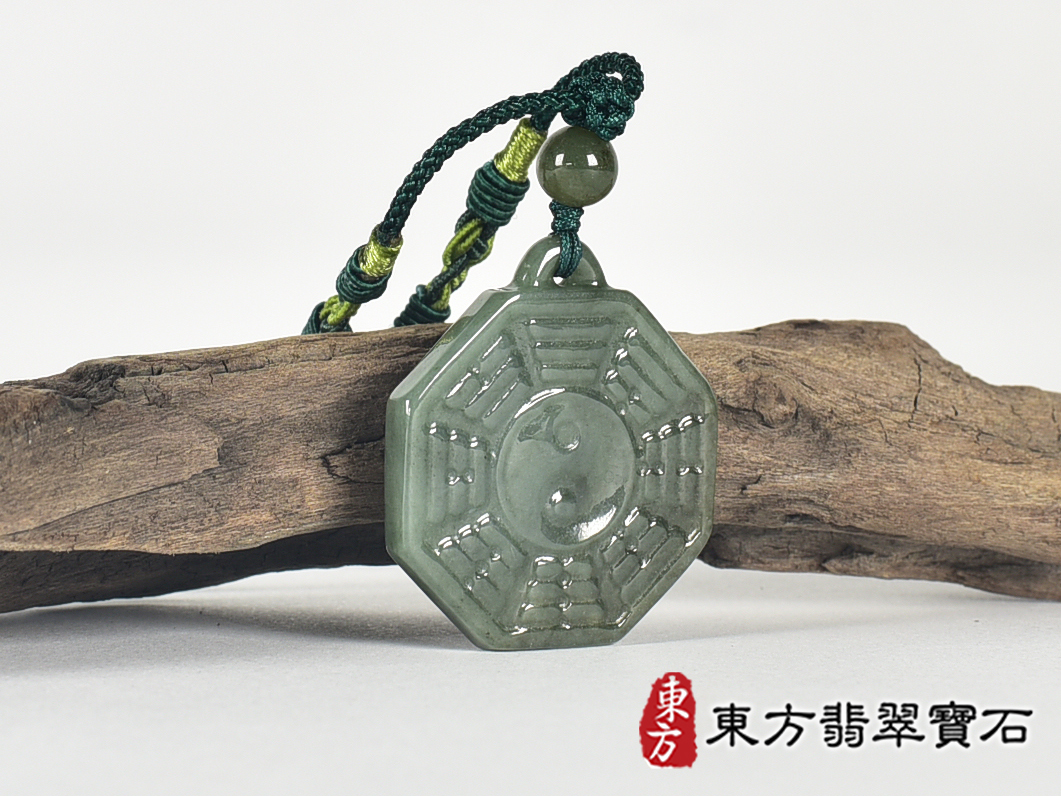 翡翠八卦項鍊玉珮(精工八卦太極,先天八卦:八卦牌A貨翡翠八卦玉珮、緬甸玉八卦玉墜)。八卦,ED429。客製化訂做各種翡翠八卦吊墜玉珮項鍊。★附A貨翡翠雙證書 4.jpg