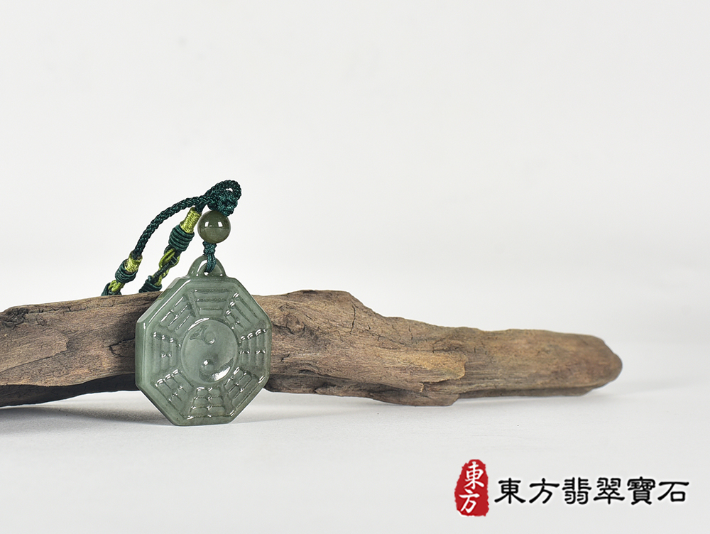 翡翠八卦項鍊玉珮(精工八卦太極,先天八卦:八卦牌A貨翡翠八卦玉珮、緬甸玉八卦玉墜)。八卦,ED429。客製化訂做各種翡翠八卦吊墜玉珮項鍊。★附A貨翡翠雙證書 6.jpg