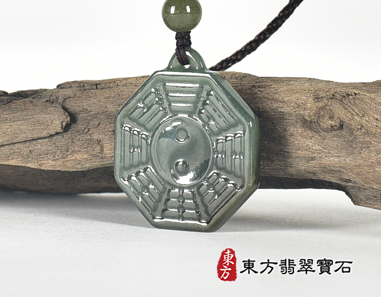 翡翠八卦項鍊玉珮(精工八卦太極,先天八卦:八卦牌A貨翡翠八卦玉珮、緬甸玉八卦玉墜)。八卦,ED430。客製化訂做各種翡翠八卦吊墜玉珮項鍊。★附A貨翡翠雙證書 1.jpg