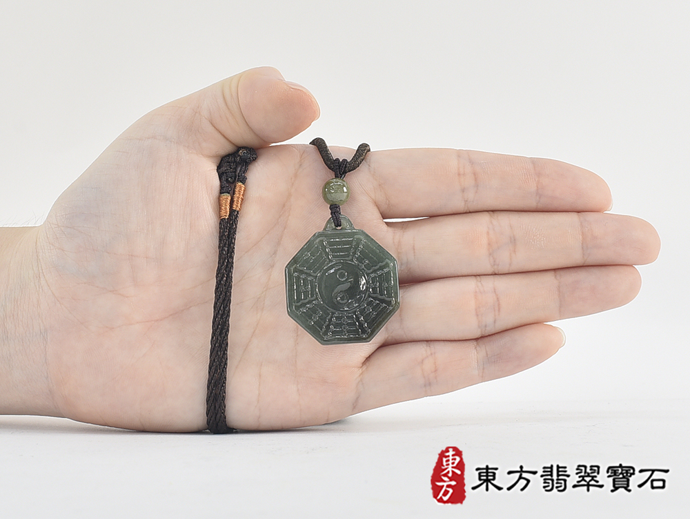 翡翠八卦項鍊玉珮(精工八卦太極,先天八卦:八卦牌A貨翡翠八卦玉珮、緬甸玉八卦玉墜)。八卦,ED430。客製化訂做各種翡翠八卦吊墜玉珮項鍊。★附A貨翡翠雙證書 7.jpg