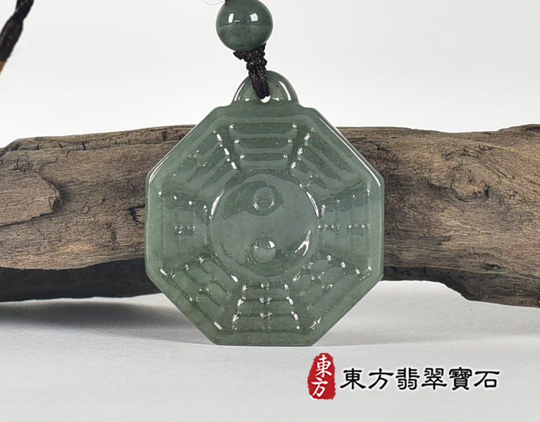 翡翠八卦項鍊玉珮(精工八卦太極,先天八卦:八卦牌A貨翡翠八卦玉珮、緬甸玉八卦玉墜)。八卦,ED433。客製化訂做各種翡翠八卦吊墜玉珮項鍊。★附A貨翡翠雙證書 0.jpg