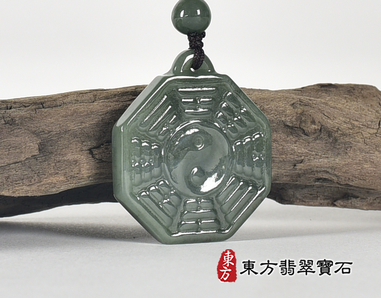 翡翠八卦項鍊玉珮(精工八卦太極,先天八卦:八卦牌A貨翡翠八卦玉珮、緬甸玉八卦玉墜)。八卦,ED433。客製化訂做各種翡翠八卦吊墜玉珮項鍊。★附A貨翡翠雙證書 3.jpg
