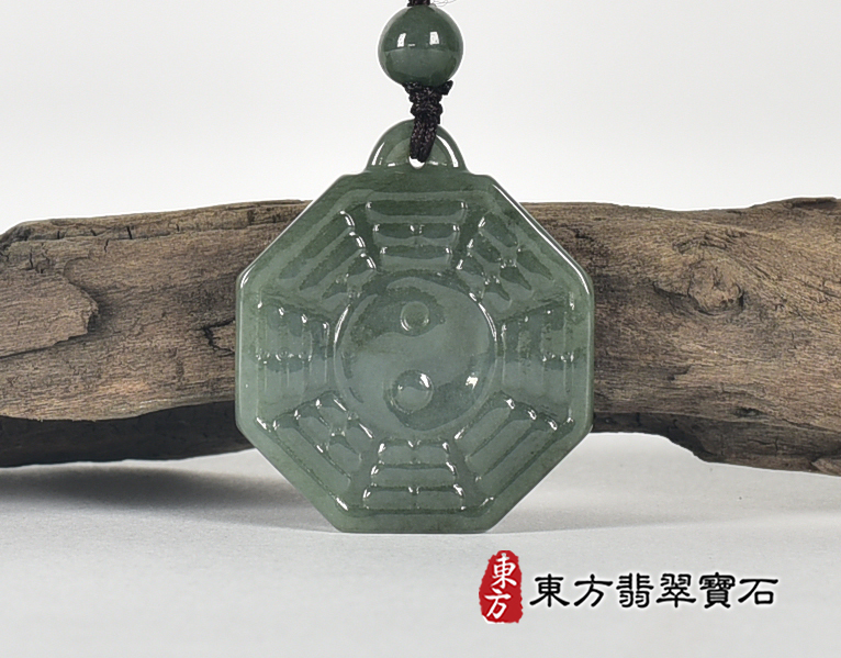 翡翠八卦項鍊玉珮(精工八卦太極,先天八卦:八卦牌A貨翡翠八卦玉珮、緬甸玉八卦玉墜)。八卦,ED433。客製化訂做各種翡翠八卦吊墜玉珮項鍊。★附A貨翡翠雙證書 4.jpg