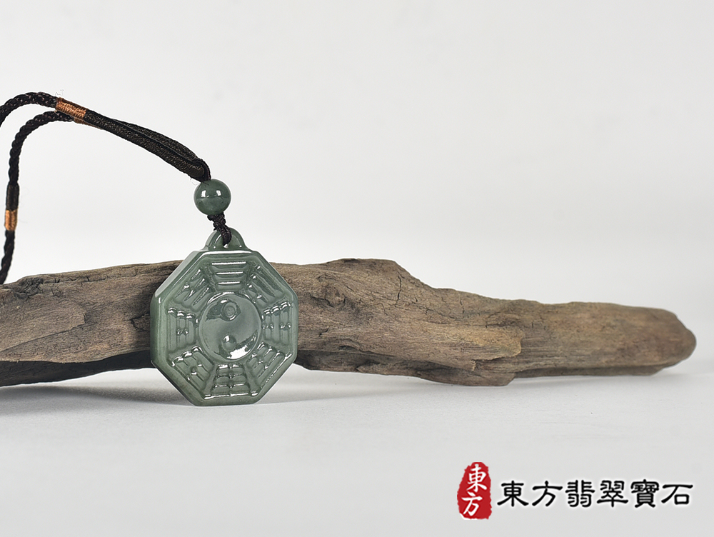 翡翠八卦項鍊玉珮(精工八卦太極,先天八卦:八卦牌A貨翡翠八卦玉珮、緬甸玉八卦玉墜)。八卦,ED433。客製化訂做各種翡翠八卦吊墜玉珮項鍊。★附A貨翡翠雙證書 6.jpg
