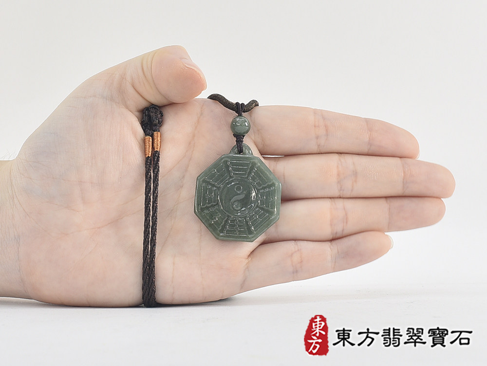 翡翠八卦項鍊玉珮(精工八卦太極,先天八卦:八卦牌A貨翡翠八卦玉珮、緬甸玉八卦玉墜)。八卦,ED433。客製化訂做各種翡翠八卦吊墜玉珮項鍊。★附A貨翡翠雙證書 7.jpg