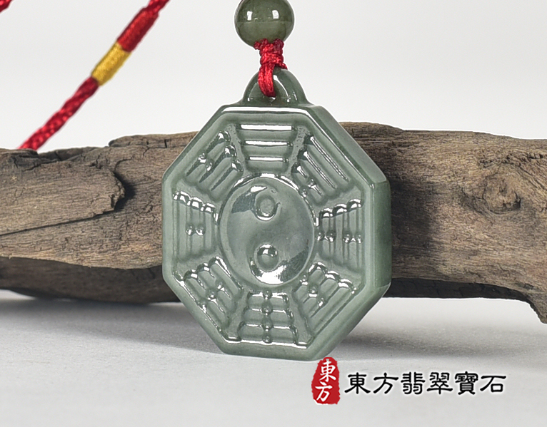 翡翠八卦項鍊玉珮(精工八卦太極,先天八卦:八卦牌A貨翡翠八卦玉珮、緬甸玉八卦玉墜)。八卦,ED434。客製化訂做各種翡翠八卦吊墜玉珮項鍊。★附A貨翡翠雙證書 1.jpg