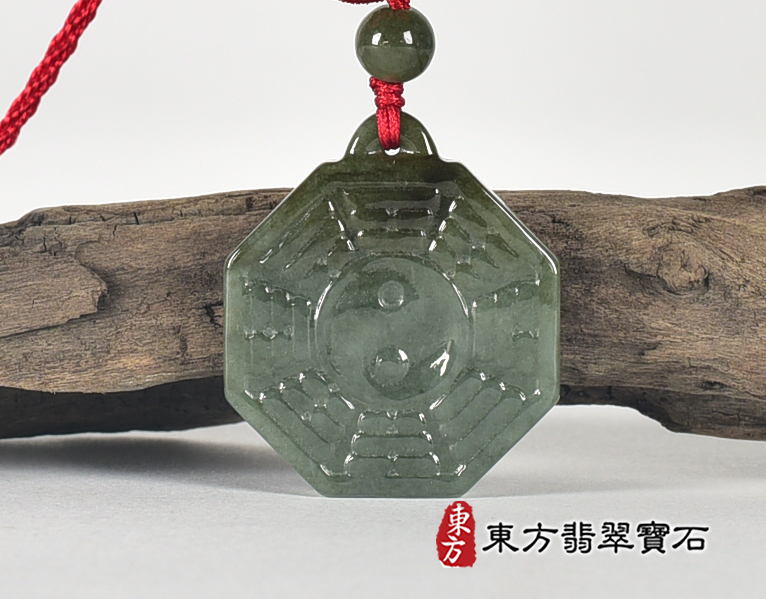 翡翠八卦項鍊玉珮(精工八卦太極,先天八卦:八卦牌A貨翡翠八卦玉珮、緬甸玉八卦玉墜)。八卦,ED434。客製化訂做各種翡翠八卦吊墜玉珮項鍊。★附A貨翡翠雙證書 3.jpg