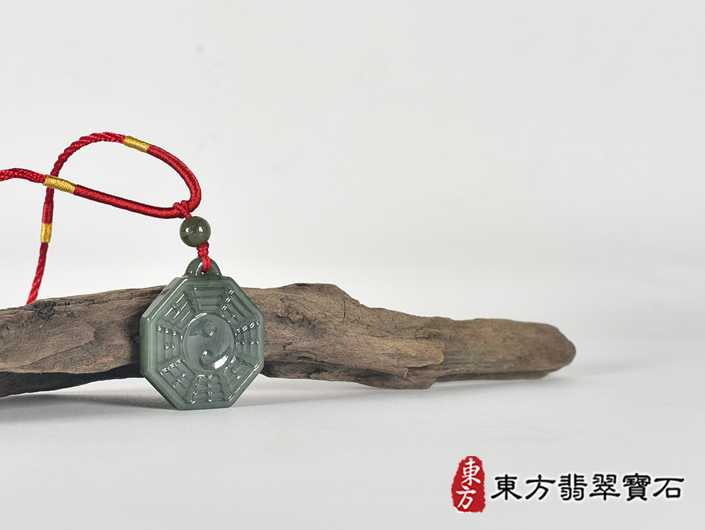 翡翠八卦項鍊玉珮(精工八卦太極,先天八卦:八卦牌A貨翡翠八卦玉珮、緬甸玉八卦玉墜)。八卦,ED434。客製化訂做各種翡翠八卦吊墜玉珮項鍊。★附A貨翡翠雙證書 6.jpg