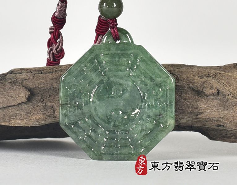 翡翠八卦項鍊玉珮(精工八卦太極,先天八卦:八卦牌A貨翡翠八卦玉珮、緬甸玉八卦玉墜)。八卦,ED435。客製化訂做各種翡翠八卦吊墜玉珮項鍊。★附A貨翡翠雙證書 0.jpg