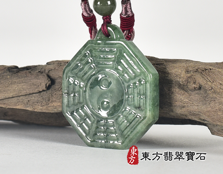 翡翠八卦項鍊玉珮(精工八卦太極,先天八卦:八卦牌A貨翡翠八卦玉珮、緬甸玉八卦玉墜)。八卦,ED435。客製化訂做各種翡翠八卦吊墜玉珮項鍊。★附A貨翡翠雙證書 1.jpg