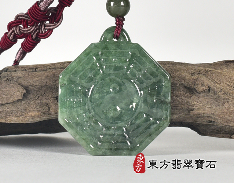 翡翠八卦項鍊玉珮(精工八卦太極,先天八卦:八卦牌A貨翡翠八卦玉珮、緬甸玉八卦玉墜)。八卦,ED435。客製化訂做各種翡翠八卦吊墜玉珮項鍊。★附A貨翡翠雙證書 3.jpg