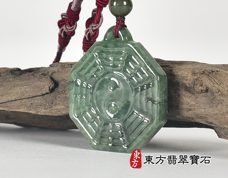 翡翠八卦項鍊玉珮(精工八卦太極,先天八卦:八卦牌A貨翡翠八卦玉珮、緬甸玉八卦玉墜)。八卦,ED435。客製化訂做各種翡翠八卦吊墜玉珮項鍊。★附A貨翡翠雙證書 4.jpg