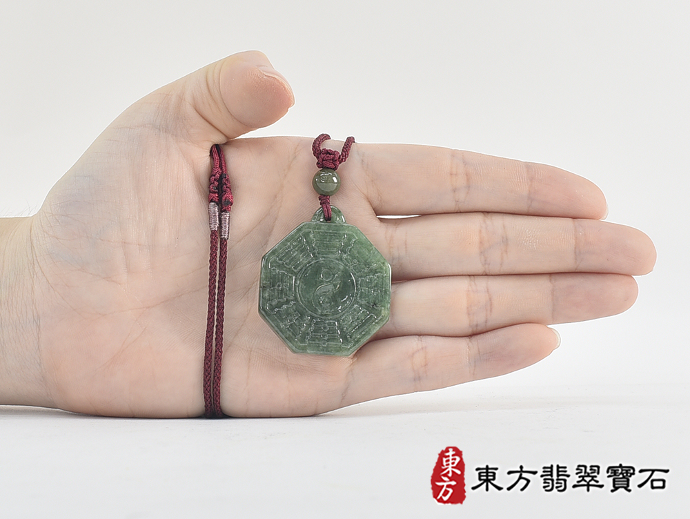 翡翠八卦項鍊玉珮(精工八卦太極,先天八卦:八卦牌A貨翡翠八卦玉珮、緬甸玉八卦玉墜)。八卦,ED435。客製化訂做各種翡翠八卦吊墜玉珮項鍊。★附A貨翡翠雙證書 7.jpg