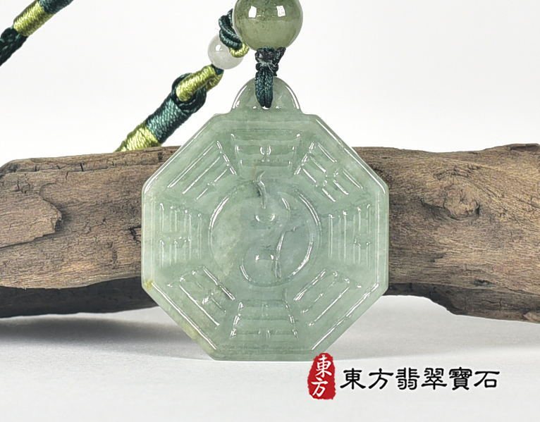 翡翠八卦項鍊玉珮(精工八卦太極,先天八卦:八卦牌A貨翡翠八卦玉珮、緬甸玉八卦玉墜)。八卦,ED436。客製化訂做各種翡翠八卦吊墜玉珮項鍊。★附A貨翡翠雙證書 0.jpg