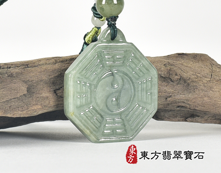 翡翠八卦項鍊玉珮(精工八卦太極,先天八卦:八卦牌A貨翡翠八卦玉珮、緬甸玉八卦玉墜)。八卦,ED436。客製化訂做各種翡翠八卦吊墜玉珮項鍊。★附A貨翡翠雙證書 2.jpg