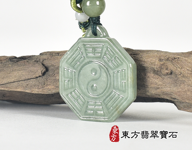 翡翠八卦項鍊玉珮(精工八卦太極,先天八卦:八卦牌A貨翡翠八卦玉珮、緬甸玉八卦玉墜)。八卦,ED436。客製化訂做各種翡翠八卦吊墜玉珮項鍊。★附A貨翡翠雙證書 4.jpg