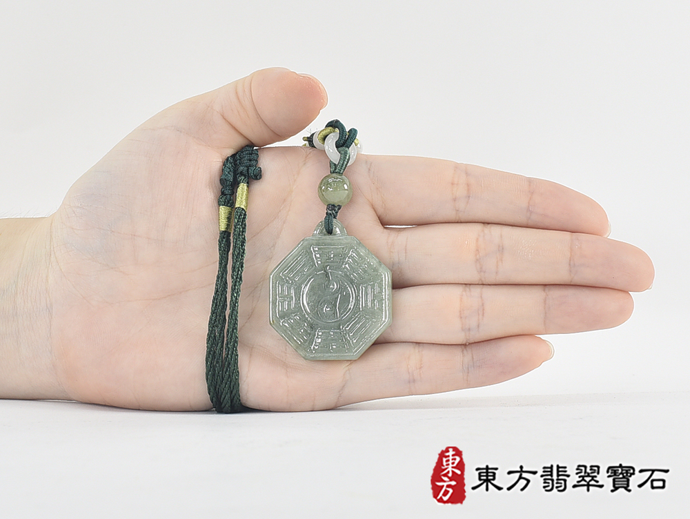 翡翠八卦項鍊玉珮(精工八卦太極,先天八卦:八卦牌A貨翡翠八卦玉珮、緬甸玉八卦玉墜)。八卦,ED436。客製化訂做各種翡翠八卦吊墜玉珮項鍊。★附A貨翡翠雙證書 7.jpg