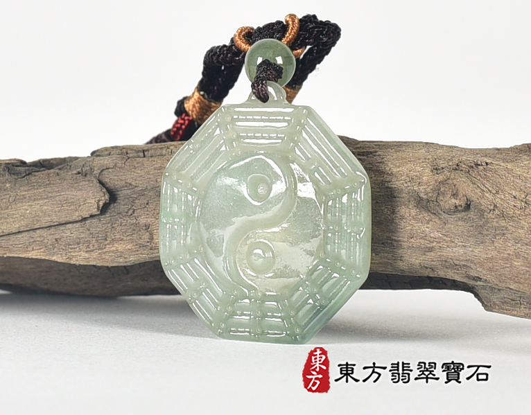 翡翠八卦項鍊玉珮(精工八卦太極,先天八卦:八卦牌A貨翡翠八卦玉珮、緬甸玉八卦玉墜)。八卦,ED437。客製化訂做各種翡翠八卦吊墜玉珮項鍊。★附A貨翡翠雙證書 1.jpg