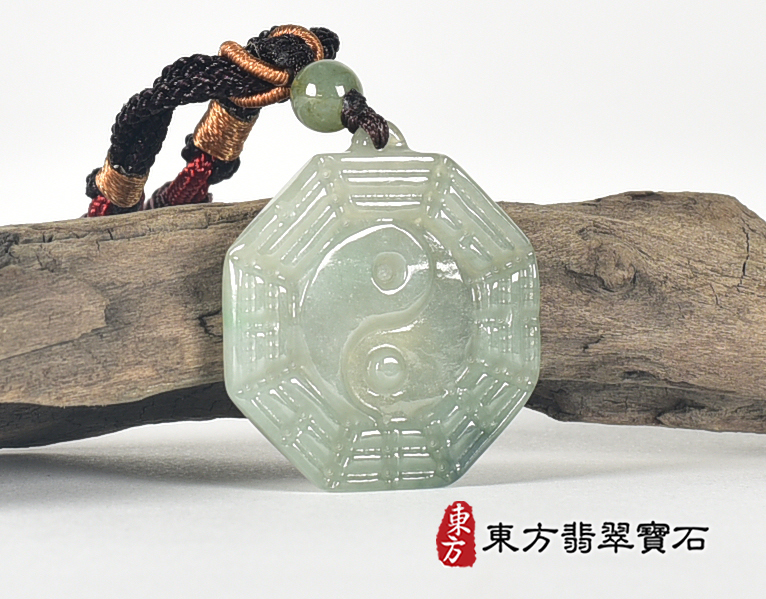 翡翠八卦項鍊玉珮(精工八卦太極,先天八卦:八卦牌A貨翡翠八卦玉珮、緬甸玉八卦玉墜)。八卦,ED437。客製化訂做各種翡翠八卦吊墜玉珮項鍊。★附A貨翡翠雙證書 2.jpg