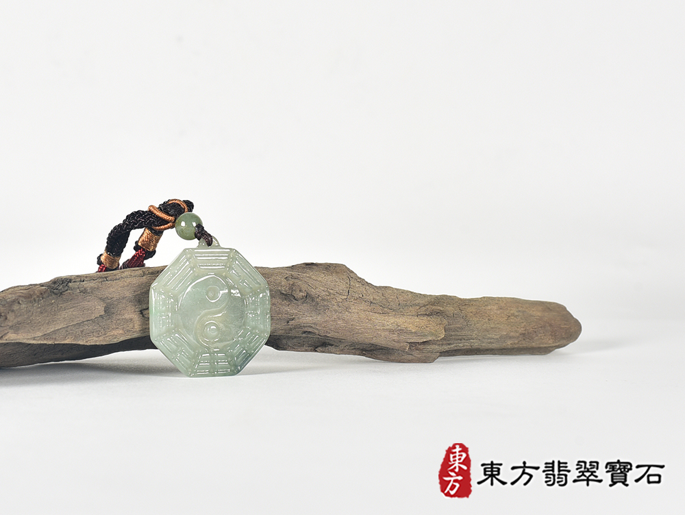 翡翠八卦項鍊玉珮(精工八卦太極,先天八卦:八卦牌A貨翡翠八卦玉珮、緬甸玉八卦玉墜)。八卦,ED437。客製化訂做各種翡翠八卦吊墜玉珮項鍊。★附A貨翡翠雙證書 6.jpg